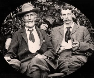 Edward Carpenter et son partenaire George Merrill, vers 1900 (photo n/b)