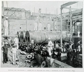 Installation des chaudières à vapeur de la filature de coton de Haiphong le 25/9/1899 - dans « Le Tonkin en 1900 » par Robert Dubois