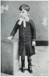 Pablo Picasso à 4 ans - dans « Picasso, documents iconographiques » par Sabartes