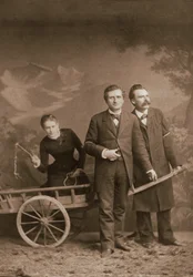 Paul Ree (1849-1901) philosophe anglais - Lou Andreas-Salomé (1861-1937) psychanalyste russe - Friedrich Nietzsche (1844-1900) philosophe allemand - mai 1882 (Lucerne, Atelier Jules Bonnet)