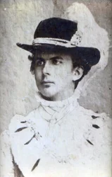 Portrait de Ludwig II de Bavière avec un chapeau
