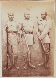 Trois soldats du 4e Régiment de Gurkha (Fusiliers)