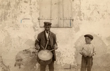 Commissaire-priseur et enfant