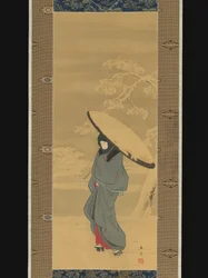 Femme marchant dans la neige