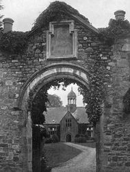 Blundells School, Tiverton, Devon, 1924-1926