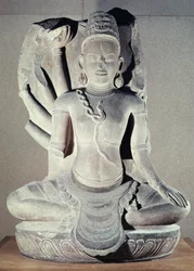 Shiva aux dix bras, du temple Thap Banh It, Binh Dinh, Vietnam, 11e-12e siècle (grès)