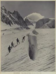Dans la région du Dauphiné dans les Alpes françaises : une crevasse sur le Glacier Blanc sur la Barre des Écrins