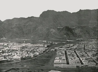 Vue générale montrant le marché aux chameaux, Aden, 1895