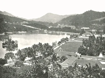 Vue depuis Lady Hortons Walk, Kandy, Ceylan, 1895
