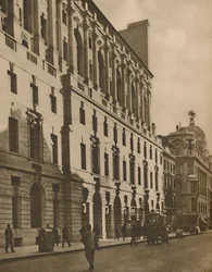 Bâtiments représentatifs du nouveau Londres dans Moorgate Street, vers 1935