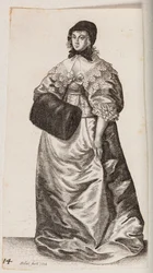 Femme avec une coiffe et un manchon