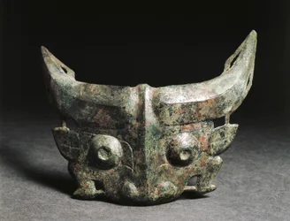 Masque rituel représentant Taotie, Chine, Dynastie Zhou occidentale