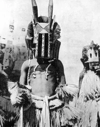 Masque à visière des peuples des hautes terres, Afrique, 1936