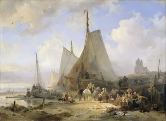 Bateaux de pêche sur la plage avec des pêcheurs et des femmes triant les prises