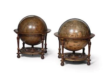Grande paire de globes de bibliothèque, le terrestre et le céleste