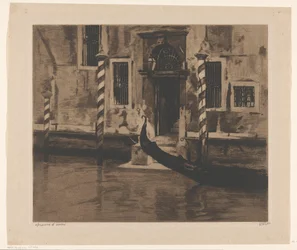 Gondole dans le Grand Canal à Venise