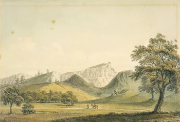 Une montagne remarquable près de la rivière de Monterrey