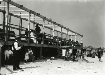 Scène de plage, Coney Island, vers 1910-21