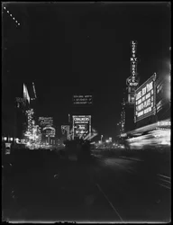 Enseignes lumineuses à Times Square, New York, 1917