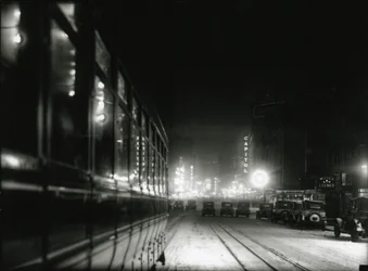 Vue nocturne près de Times Square, vers 1919-20