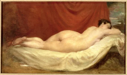 Nu allongé sur un sofa devant un rideau rouge