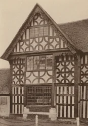 "The Middle House," Mayfield, Sussex, daté 1575