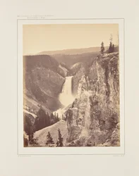 Chutes inférieures du Yellowstone, vue lointaine