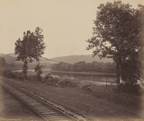 Vue est de la pierre debout, vers 1895 (photo) 1895 (photo)