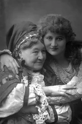 Mary Anderson 1859-1940, actrice américaine de théâtre, et Mme Stirling, 1890