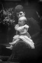 Princesse Louise 1867-1931 avec sa fille la princesse Alexandra 1891-1959, 1893