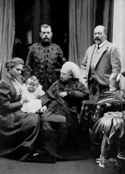 Familles royales russe et britannique à Balmoral, Écosse, 29 septembre 1896 1964