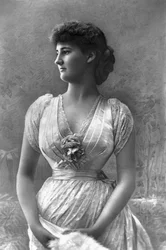 La Duchesse de Leinster, 1890