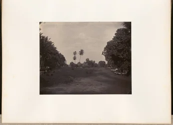 [Travaux de pavage sur la route de Prapatan, Batavia].