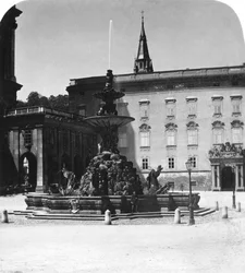 Fontaine de la cour et résidence, Salzbourg, Autriche, vers 1900