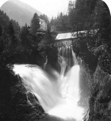 La cascade de Badgastein, Autriche, vers 1900
