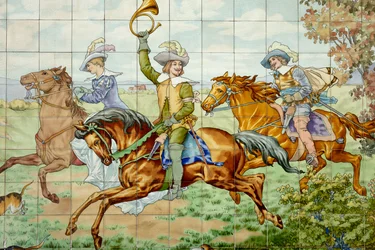 Vue intérieure, panneau de carreaux, peintre Furcy Ernest Tondeur, exécutant Boch Frères La Louvière, premier panneau, scène de chasse avec trois cavaliers, (détail)