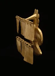 Pendentif de hocco avec pendeloques
