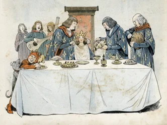 Une petite fille portant une couronne est assise sur un trône à une table de banquet. Un grand échanson lui verse à boire, un grand panetier coupe du pain et un grand chambellan lui noue une serviette autour du cou. Des troubadours et un nain l